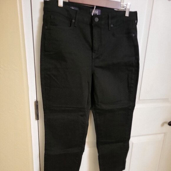 NYDJ Black Capri jeans/frayed hem Size 10 NWOT - Picture 2 of 14